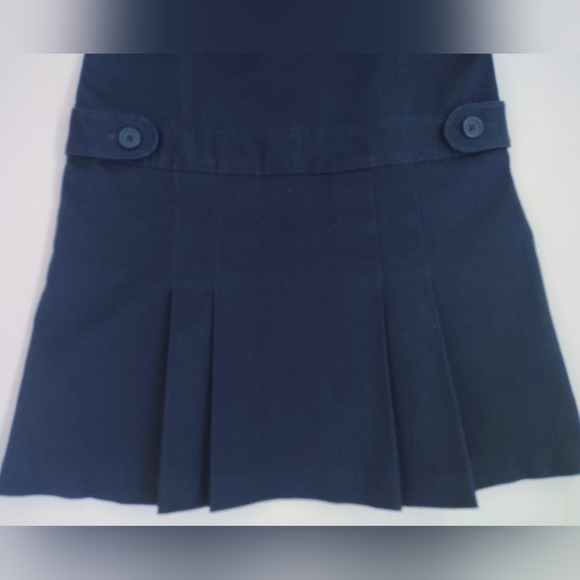 Old Navy Schoolwear Uniform dress, Girls' Drop Waist Pleated Jumper w/White Top - Picture 3 of 10